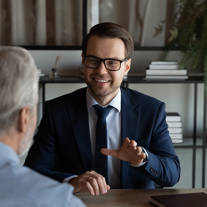 A Mutual Mortgage Agent speaking to a prospective homeowner.